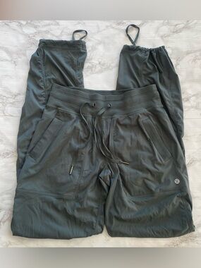Lululemon Relaxed-Fit Training Jogger in Olive Green Size 4